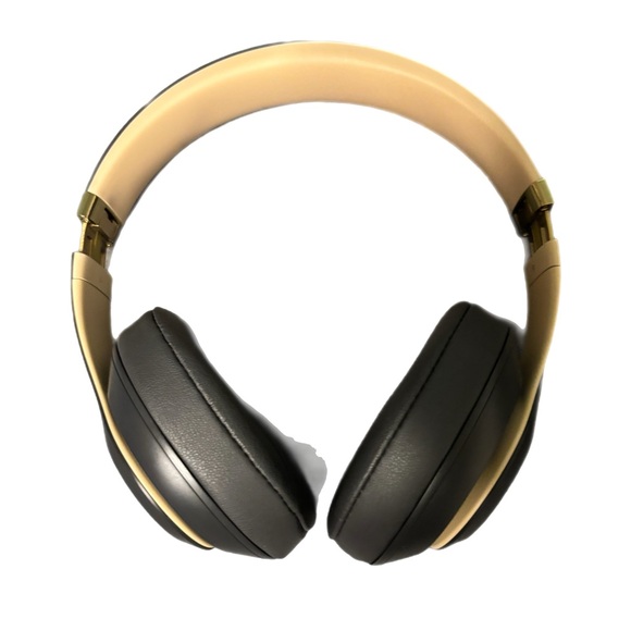 Beats Studio 3 Noise Cancelling Headphones - Picture 2 of 3